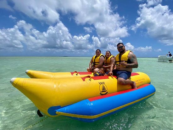 サンドバー　シュノーケリング貸切クルーズ　アクションクラブ号　大人数のグループ向け！大型カタマラン船をチャーター＜100～120名／午前・午後／日本語クルー＞