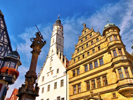 2大人気観光地へ直行！ノイシュバンシュタイン城＆ローテンブルク日帰り観光ツアー＜入場料込／英語／フランクフルト発＞ 