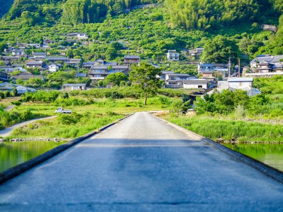 貸切観光タクシー 映画「竜とそばかすの姫」聖地巡礼＋仁淀ブルー観光　話題の人気スポットを1日で巡るよくばりツアー＜4時間半・7時間／高知龍馬空港・高知市内＞