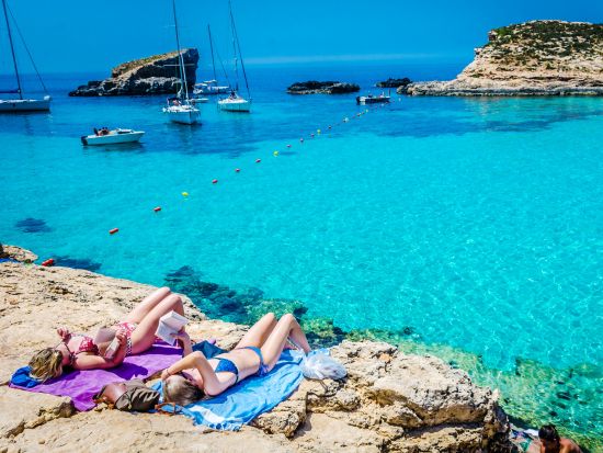 コミノ島プライベートクルーズ＜マルタ島orゴゾ島発／往復送迎／3時間～＞