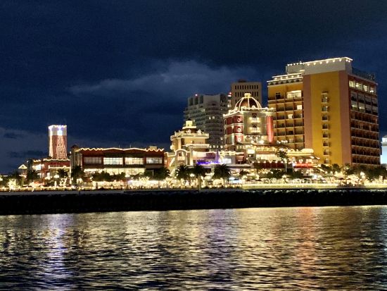 貸切サンセットクルーズ　美しい夕陽と夜景をプライベートクルーズで堪能！＜2～8名／北谷町港発＞