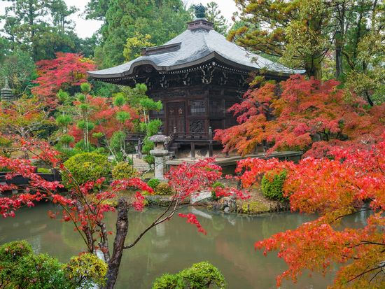 Japan_Kyoto_Seiryoji_pixta_37168567