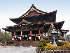Japan_Nagano_Zenkoji Temple_shutterstock_323268782
