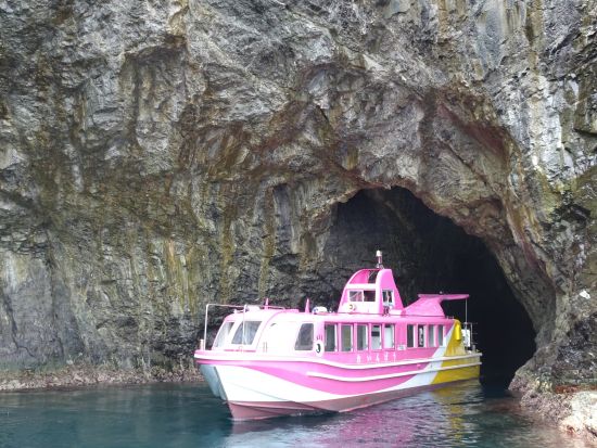 日本の渚100選に選ばれた絶景スポット！山口の隠れた景勝地 青海島観光一周クルーズ＜1～1.5時間／長門市＞