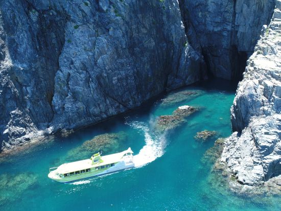 日本の渚100選に選ばれた絶景スポット！山口の隠れた景勝地 青海島観光一周クルーズ＜1～1.5時間／長門市＞