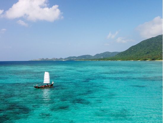 沖縄の伝統船サバニツアー シュノーケリングセットプランあり！＜半日／写真無料／石垣島＞