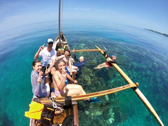 沖縄の伝統船サバニツアー シュノーケリングセットプランあり！＜半日／写真無料／石垣島＞