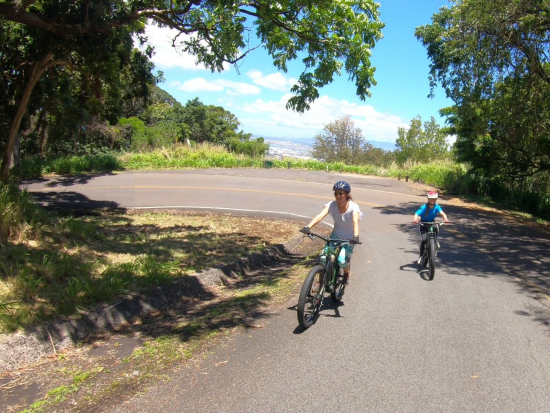 電動アシスト付きマウンテンバイクツアー　ワイキキやダイヤモンドヘッドなどのパノラマを見渡せる約1.6Kmのコースを爽快サイクリング ＜英語ガイド＞