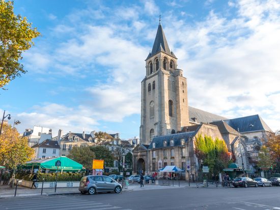 France_Paris_Saint_Germain_Des_Pres_pixta_70746618_M