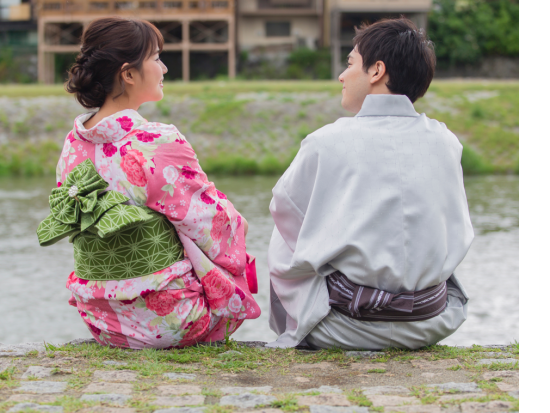 着物レンタル レトロな太宰府の街をきもの姿で散策 ！老舗きもの屋で安心の和装体験 西鉄太宰府駅から徒歩1分！＜太宰府市＞by 古賀新きもの館 太宰府駅前店