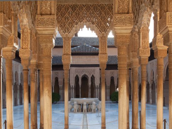 アルハンブラ宮殿 半日観光ツアー ＜午前または午後／英語ガイド／グラナダ発＞