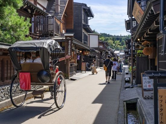 貸切観光タクシー 世界遺産 白川郷＋飛騨の小京都 高山を巡る 家族旅行やプライベート旅行におすすめ！＜9時間／1～9名／金沢発着＞