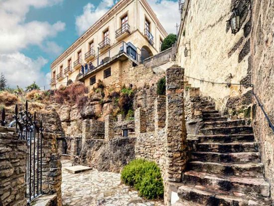 断崖絶壁の古都ロンダ 日帰り観光ツアー ＜英語ガイド／セビリア発＞