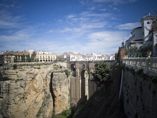 断崖絶壁の古都ロンダ 日帰り観光ツアー ＜英語ガイド／セビリア発＞