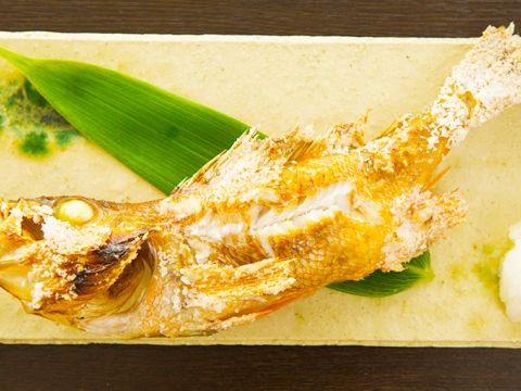 札幌発グルメバスツアー　いわない高島旅館の日本海 海の幸づくし昼食+北海道ワイン+田中酒造亀甲蔵etc. ＜限定日催行／札幌市内発着＞