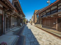 pixta_83104621_M