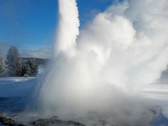 Winter geyser wonderland credit Steve Braun