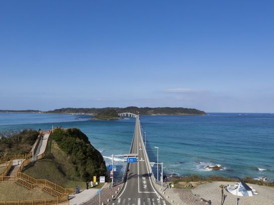 貸切観光タクシー SNSで人気！連なる鳥居井で有名な元乃隅稲成神社＆角島大橋を渡って角島を巡る半日観光＜1～4名／5時間／下関発着＞4名参加で1名8,200円～