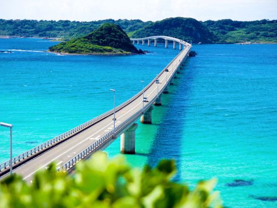 貸切観光タクシー SNSで人気！連なる鳥居井で有名な元乃隅稲成神社＆角島大橋を渡って角島を巡る半日観光＜1～4名／5時間／下関発着＞4名参加で1名8,200円～