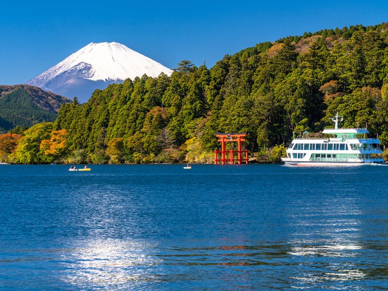 Hakone_Motohakonekou_pixta_83702151_M