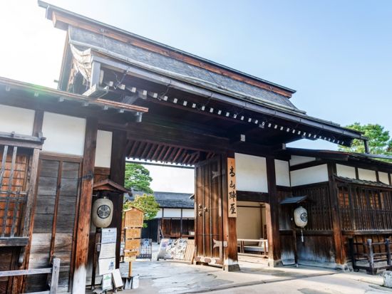 世界遺産 白川郷日帰りバスツアー 合掌造り＋飛騨高山観光でたっぷり自由散策　1名様から催行決定！＜1日／名古屋発着＞