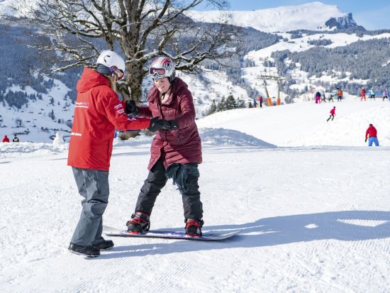 グリンデルワルト 1日スキー教室　レンタル用具＆1日リフト券付き ＜12～4月／レベル：初級者／英語インストラクター／グリンデルワルトまたはインターラーケン発＞