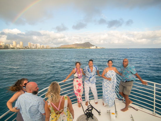 花火鑑賞クルーズ　ロカヒ号　遮るもののない海の上から花火を鑑賞！ソフトドリンク付き＜金曜日限定／ケワロ湾発＞