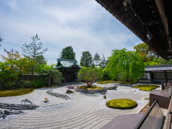Japan_Kyoto_Kodai-temple_pixta_77980394