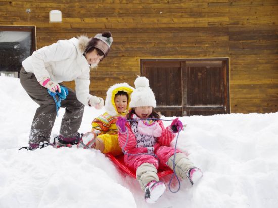 【1日1組限定】スノーシューピクニック ふかふかの雪の森へ大冒険！（3歳から参加OK）＜12～3月／富良野エリアから送迎付き／富良野市＞