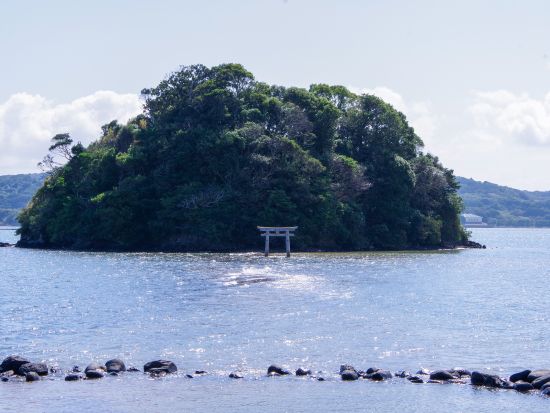 壱岐島貸切観光タクシー 小島神社、壱岐イルカパークリゾート、猿岩などの名所を巡る！映えスポット満載で写真撮影にもピッタリ♪＜6時間／～4名／郷ノ浦港発＞