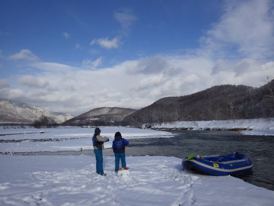 【プライベートプラン】ボート川下り体験 冬富良野の幻想的な風景を満喫　霧氷、｢霜の花｣フロストフラワーに出会えるかも！＜午前／12～3月／送迎付き／富良野市＞