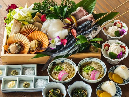 お食事処 『椿茶屋』 事前予約　囲炉裏端で楽しむ！五島の絶景と地元で採れた新鮮旬菜・絶品逸品を堪能 ＜福江島・五島市＞