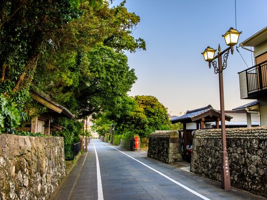 pixta_59147359_M　武家屋敷通り