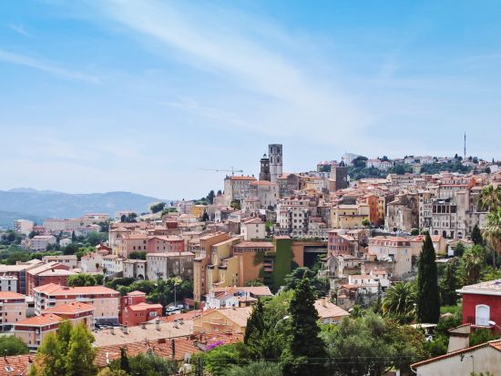 おすすめガイドがご案内！南仏観光ツアー　サンポール・ド・ヴァンス＆グラース＆コソル＆グルドン＆トゥーレット・シュル・ルー ＜日本語ガイド／ニース発＞