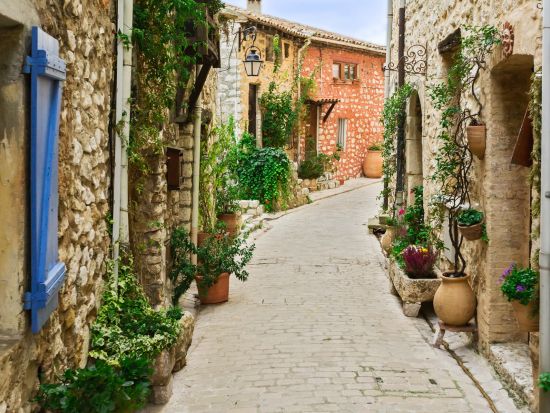 おすすめガイドがご案内！南仏観光ツアー　グラース＆トゥーレット・シュル・ルー＆グルドン　フラゴナール香水工場見学付き ＜午前／日本語ガイド／ニース発＞