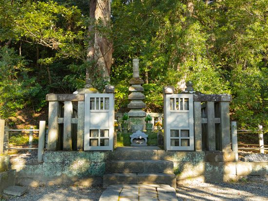 Japan_Kanagawa_Kamakura_YoritomoNoHaka_pixta_82867849_M