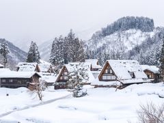 pixta_83865234_M