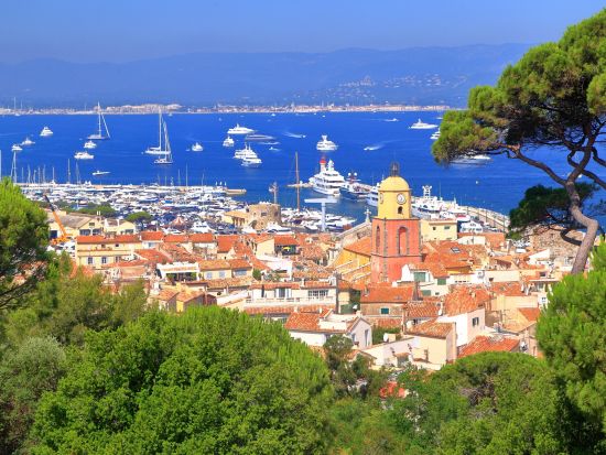 おすすめガイドがご案内！南仏観光ツアー　高級リゾート地サン・トロペ＆中世の村グリモー ＜日本語ガイド／ニース発＞