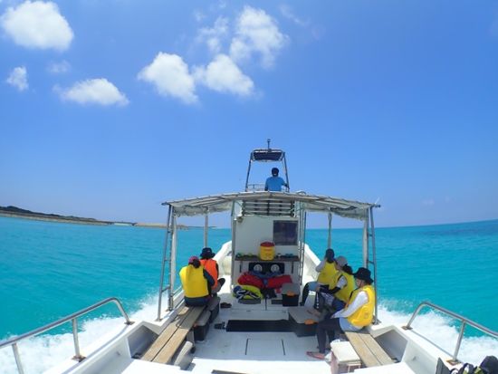 ボートチャーター　マリンスポーツもシュノーケリングも船上BBQもOK！リクエスト自在の1艇貸切オリジナルツアー＜市街地ホテル送迎可／石垣島＞