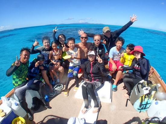 ボートチャーター　マリンスポーツもシュノーケリングも船上BBQもOK！リクエスト自在の1艇貸切オリジナルツアー＜市街地ホテル送迎可／石垣島＞