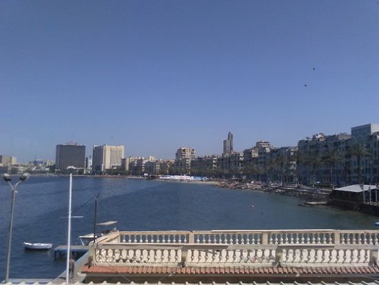 【混載】美しい地中海の港町◎アレキサンドリア終日観光　国立博物館+カタコンベ+カイトベイ要塞など　*カルトゥーシュ事前注文可　＜終日／日本語／送迎付／カイロ発＞