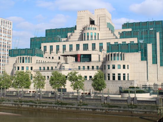 映画『007』ジェームズ・ボンドゆかりの地めぐり　ロンドンウォーキングツアー ＜英語ガイド＞