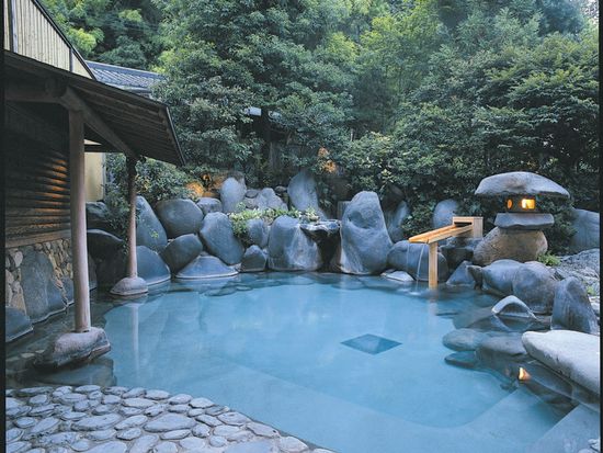 皆美木肌の湯浮殿露天風呂