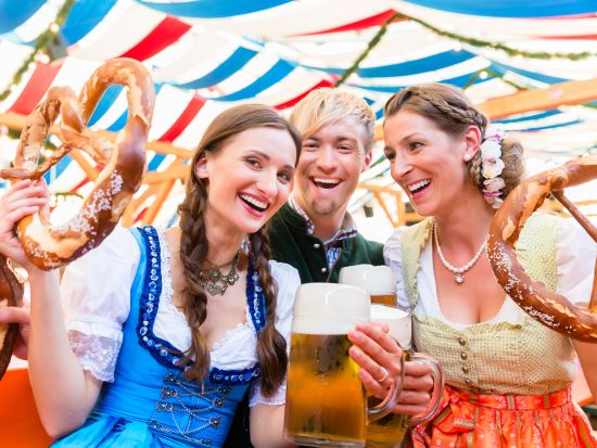 オクトーバーフェスト2026　一番人気の巨大テント「ホフブロイテント」確約 ＜9月20日～10月4日／英語ガイド／ミュンヘン発＞