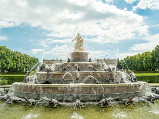 Germany_Herrenchiemsee castle_shutterstock_738716563