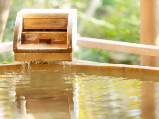 Japan_Generic Photos_Hot springs_pixta_57522715_M