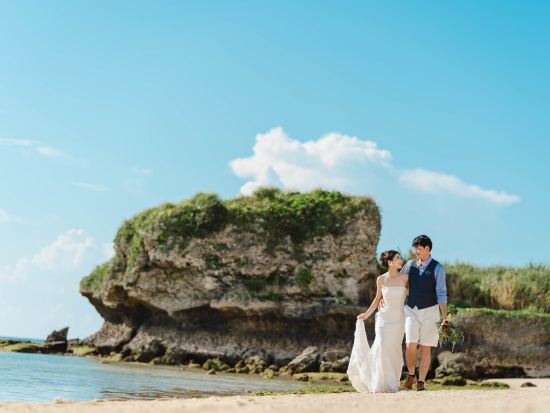 ウェディングフォト　選べる1ロケーションまたは5ロケーション　4Kドローン撮影付きプランあり＜撮影データ・衣装・メイク・小物付き／北谷町＞