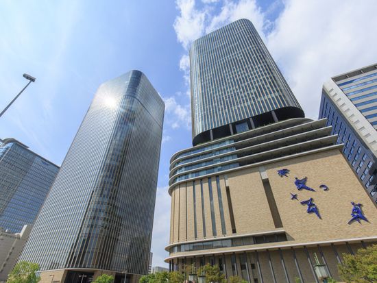 Japan_Osaka_festivaltower_pixta_44096991