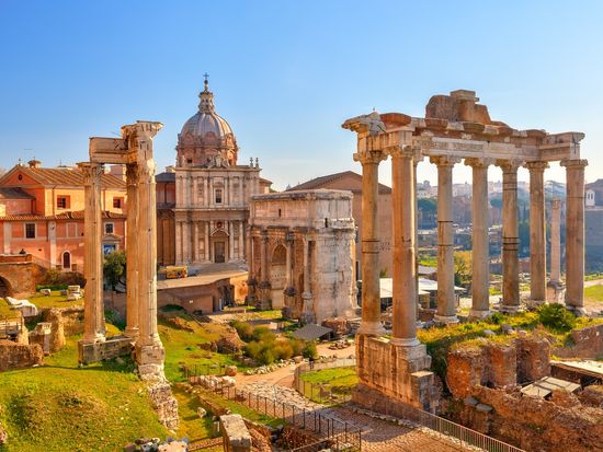 Italy_Rome_Forum_shutterstock_98484677