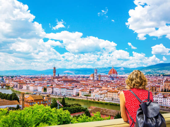 Italy_Florence_Tourist_shutterstock_1125316649